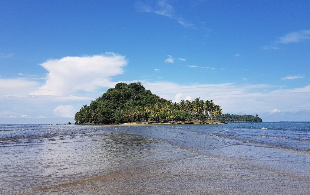 destinasi pantai padang