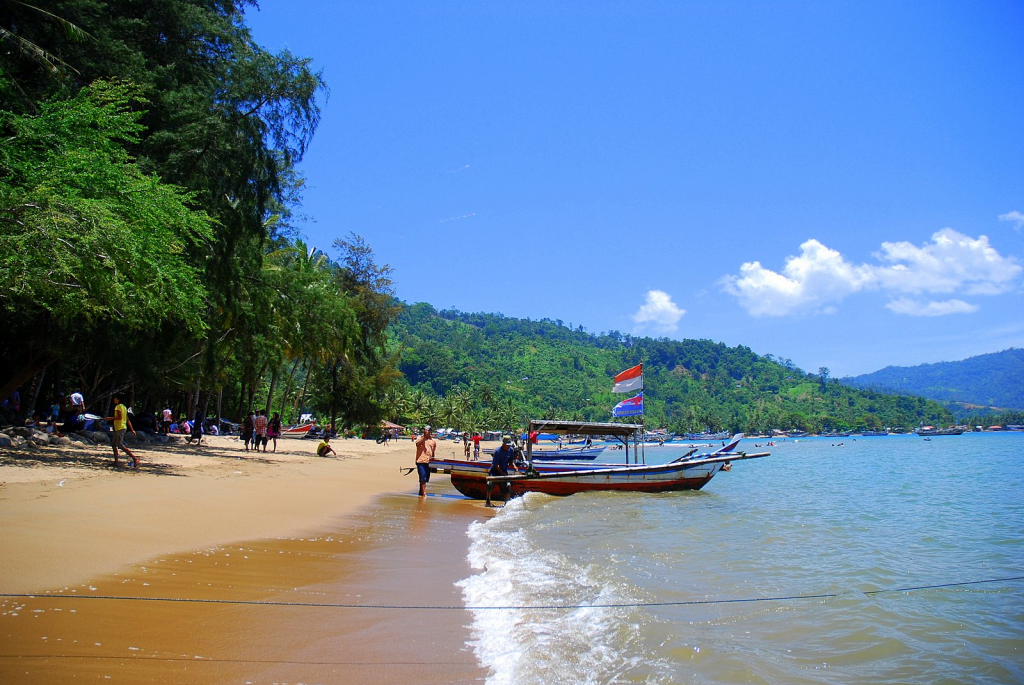 destinasi pantai padang